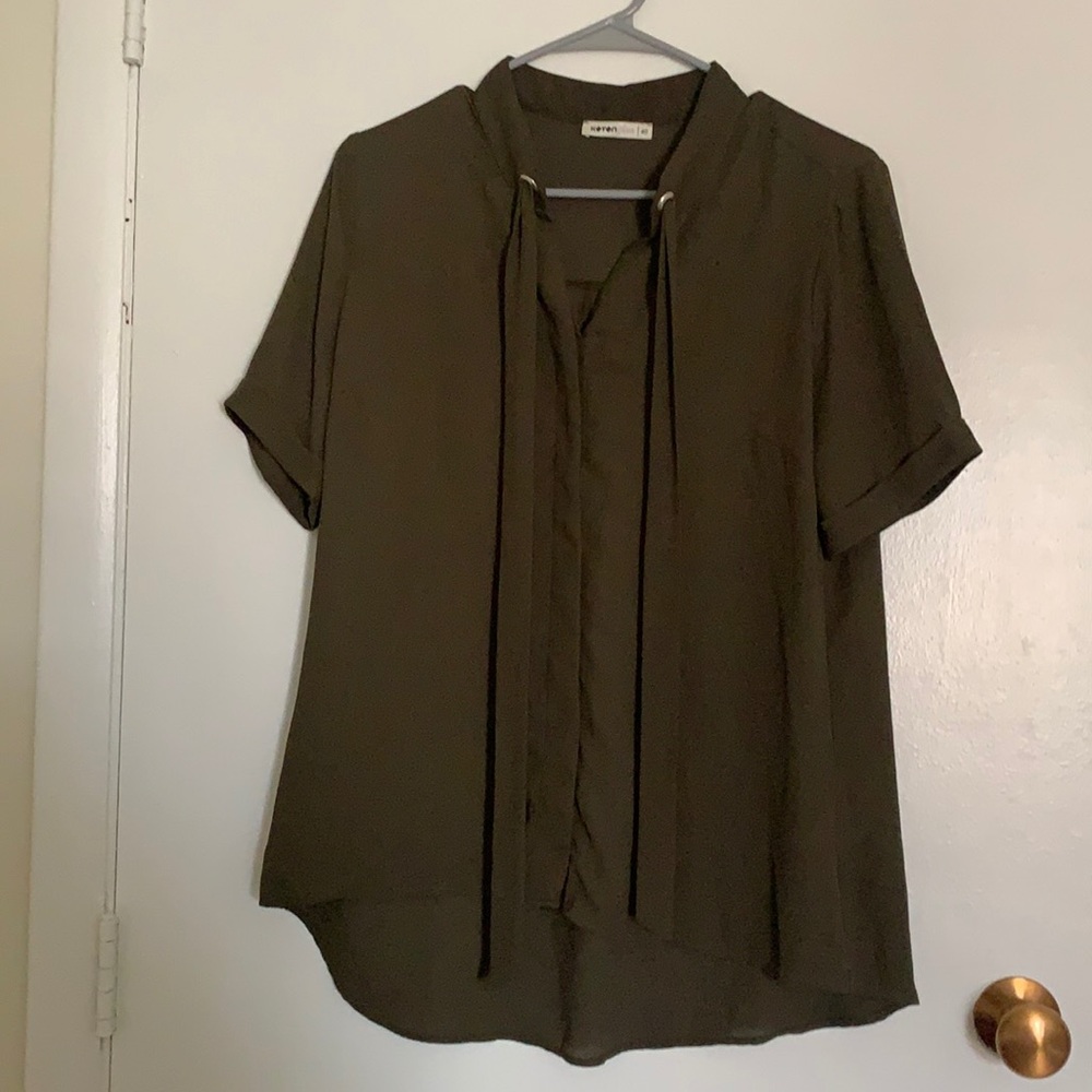 Lightweight Dress Shirt With Tie